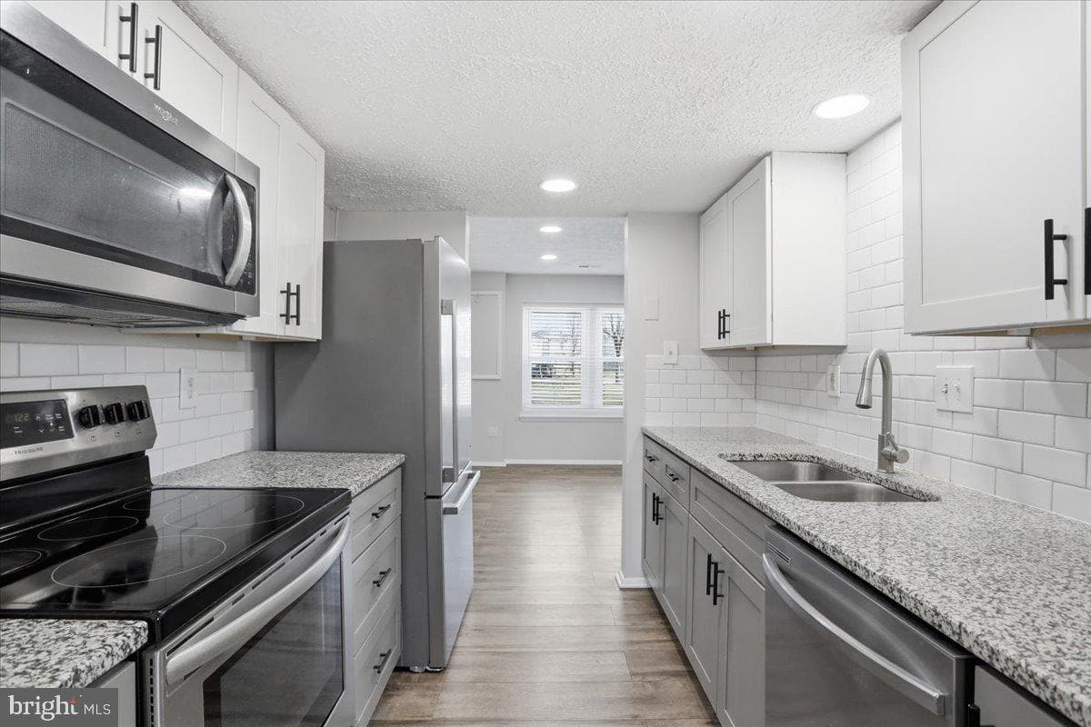 6734 Fallow Hill Court photo 9