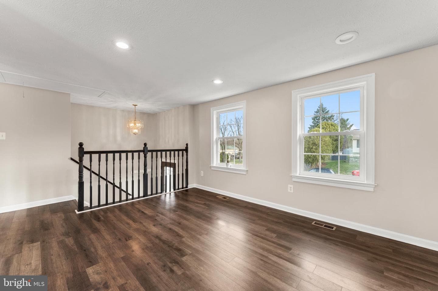 1394 Rollinghouse Drive photo 3