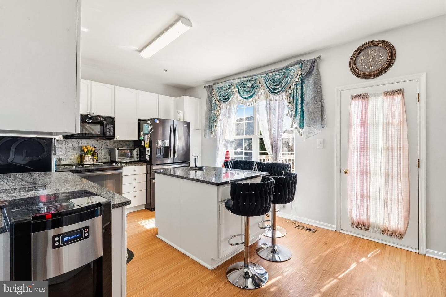 137 Harpers Way photo 13