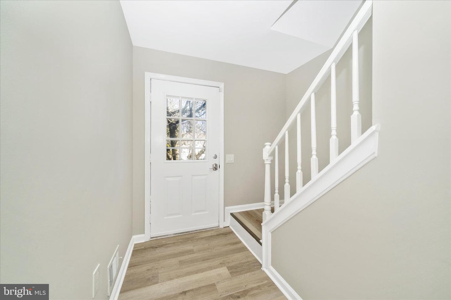 1848 Murdock Court photo 4