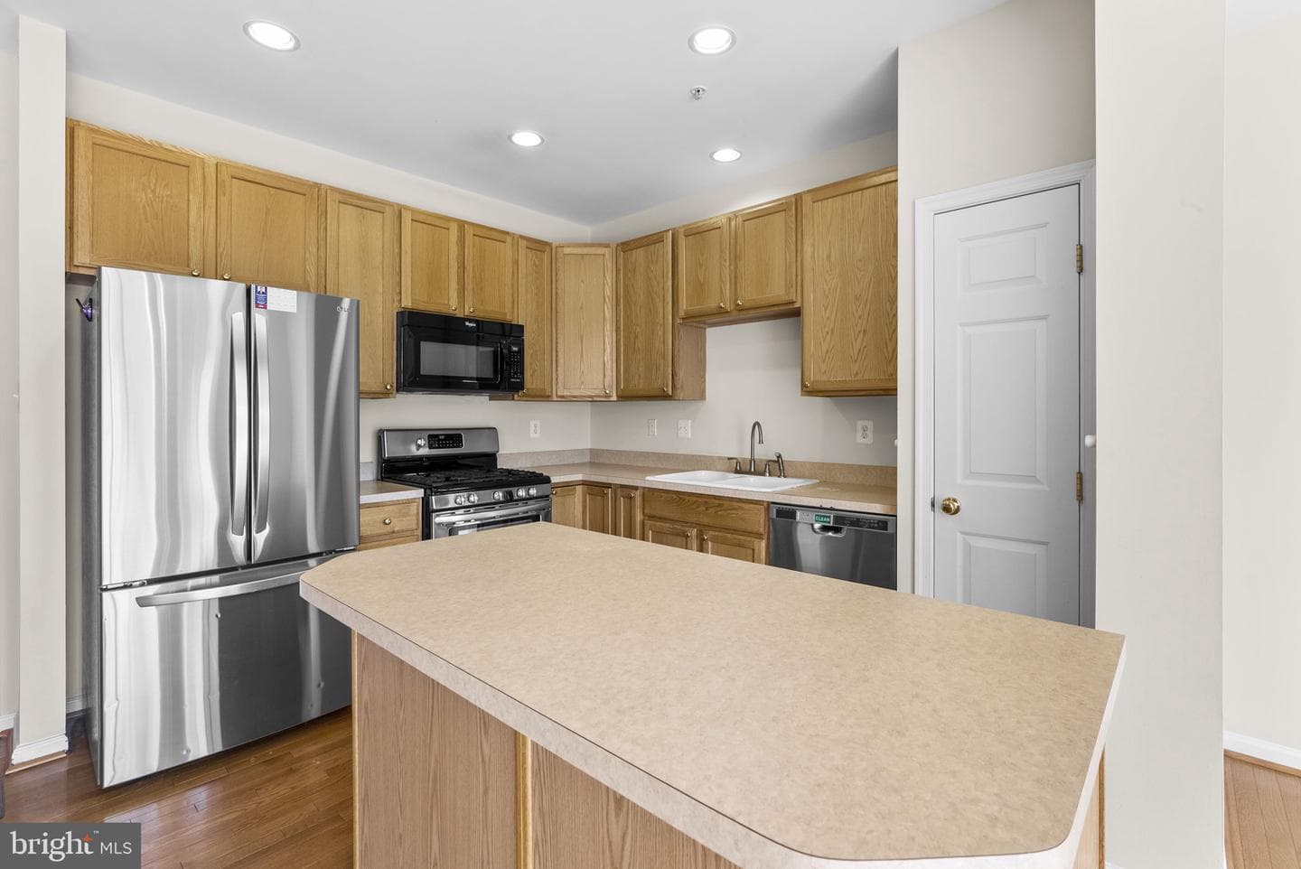 6647 Mcgrath Place photo 10