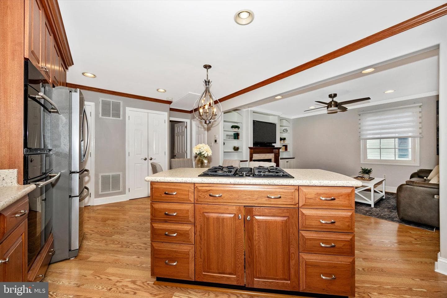 307 Redwood Avenue photo 10