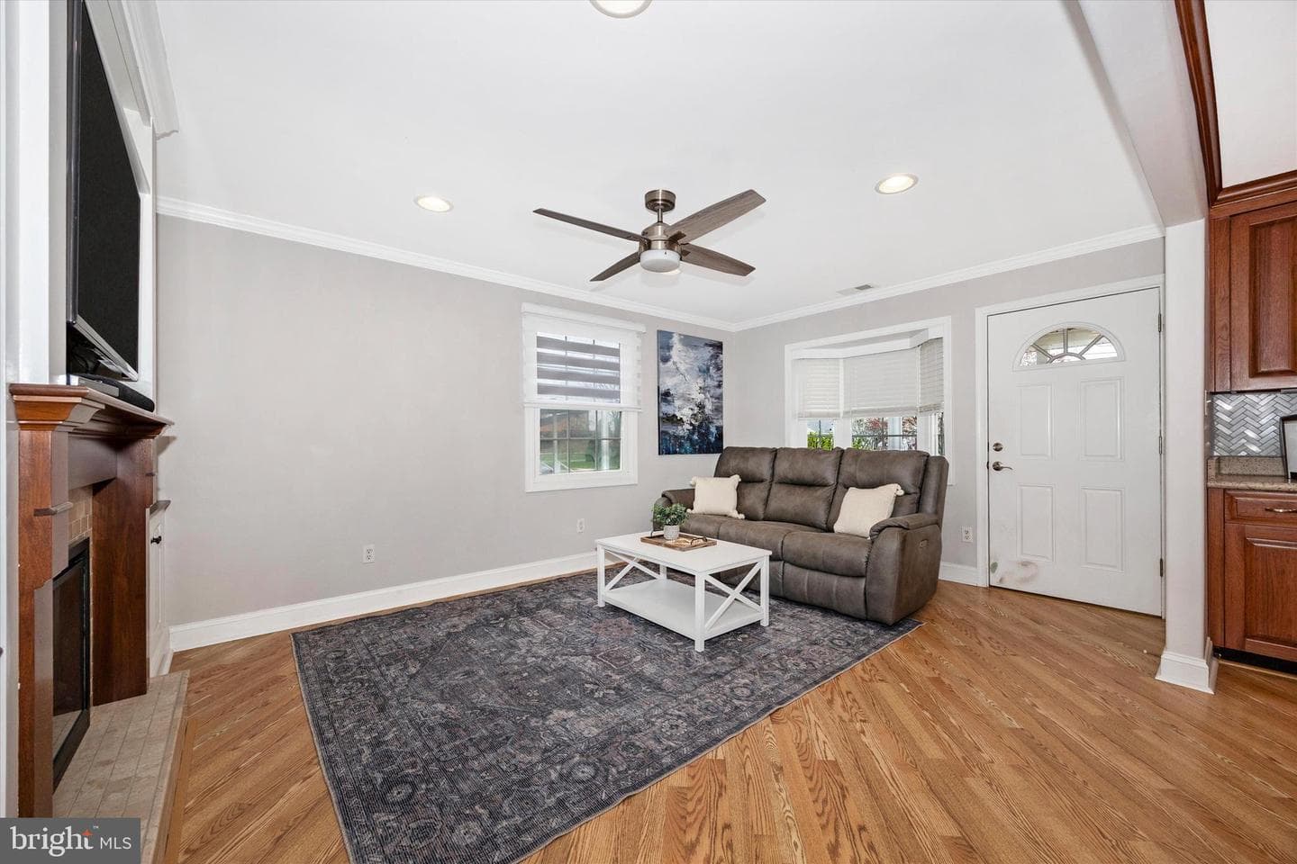307 Redwood Avenue photo 2