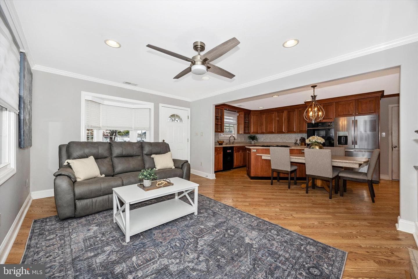 307 Redwood Avenue photo 4