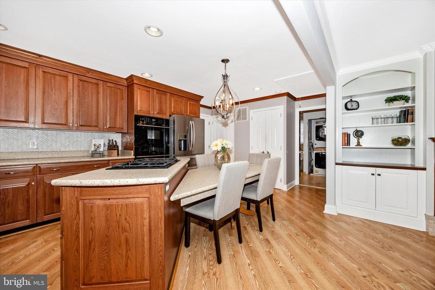 307 Redwood Avenue photo 8
