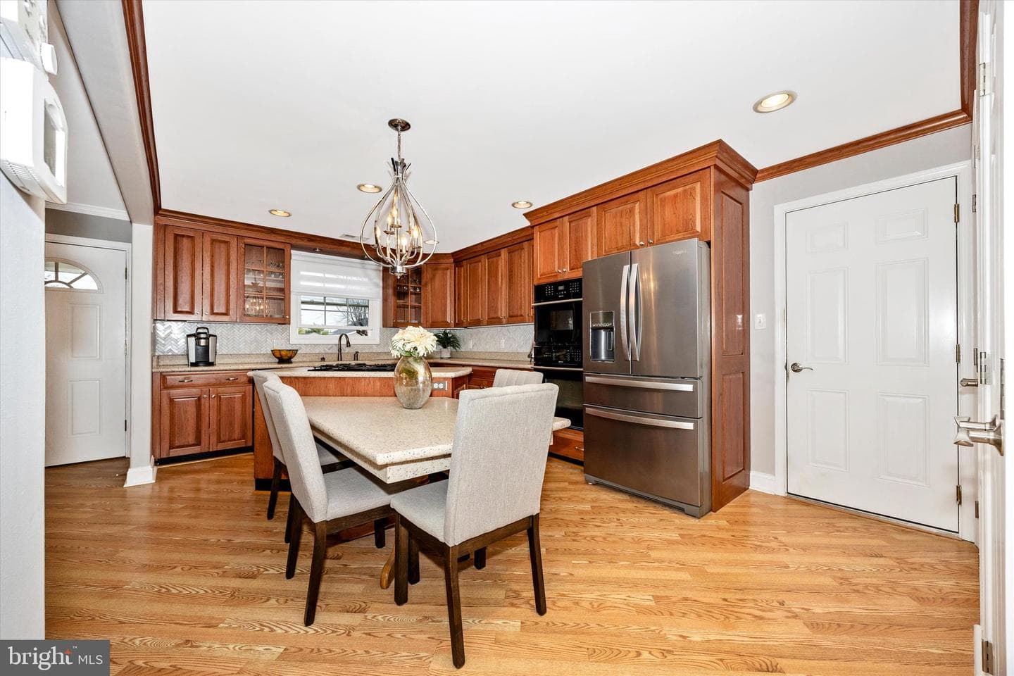 307 Redwood Avenue photo 9