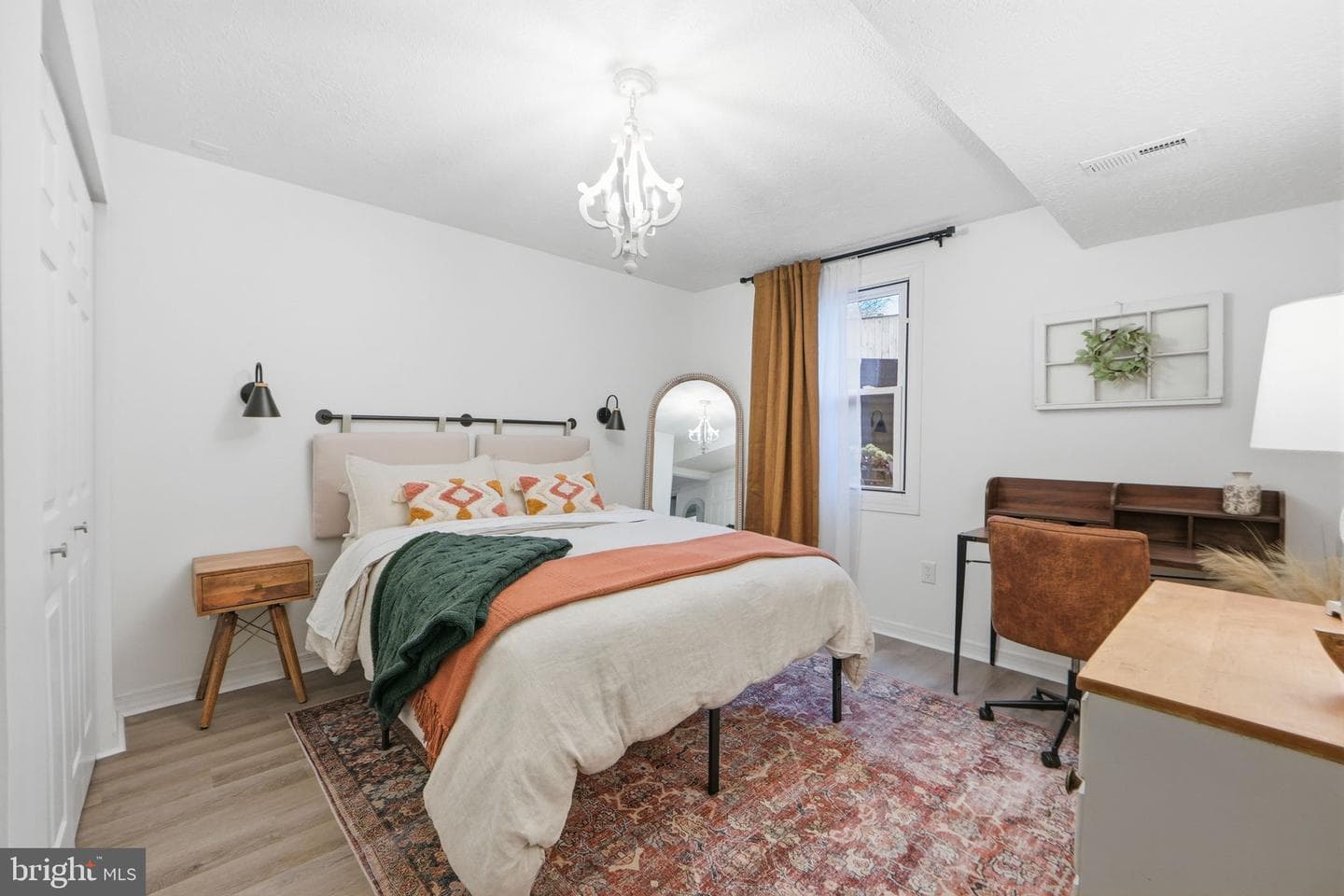 447 Center Street photo 17