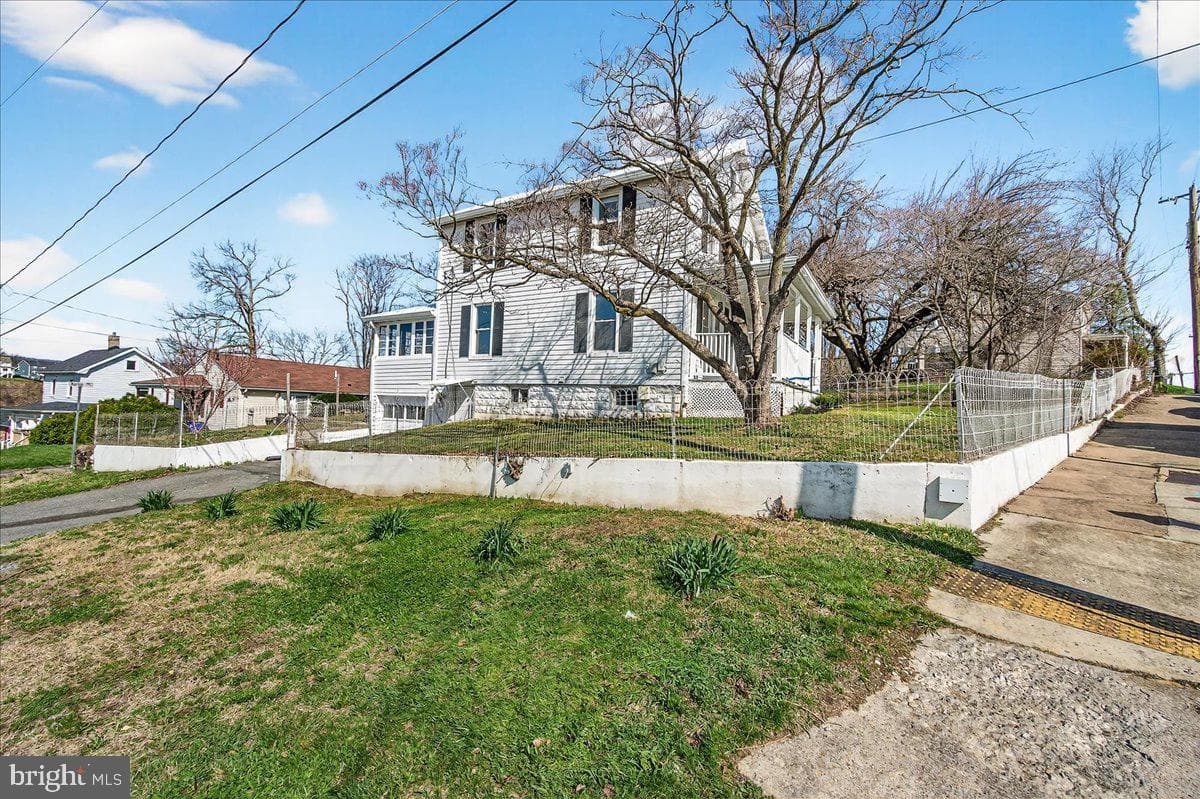 801 N Maple Avenue photo 32