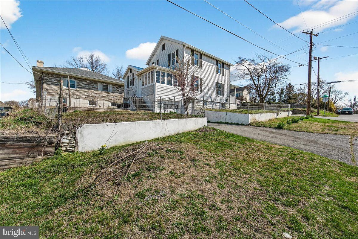 801 N Maple Avenue photo 33