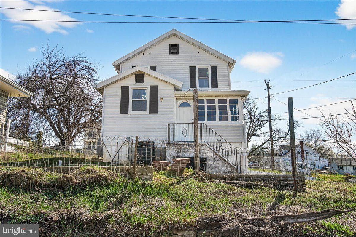 801 N Maple Avenue photo 34