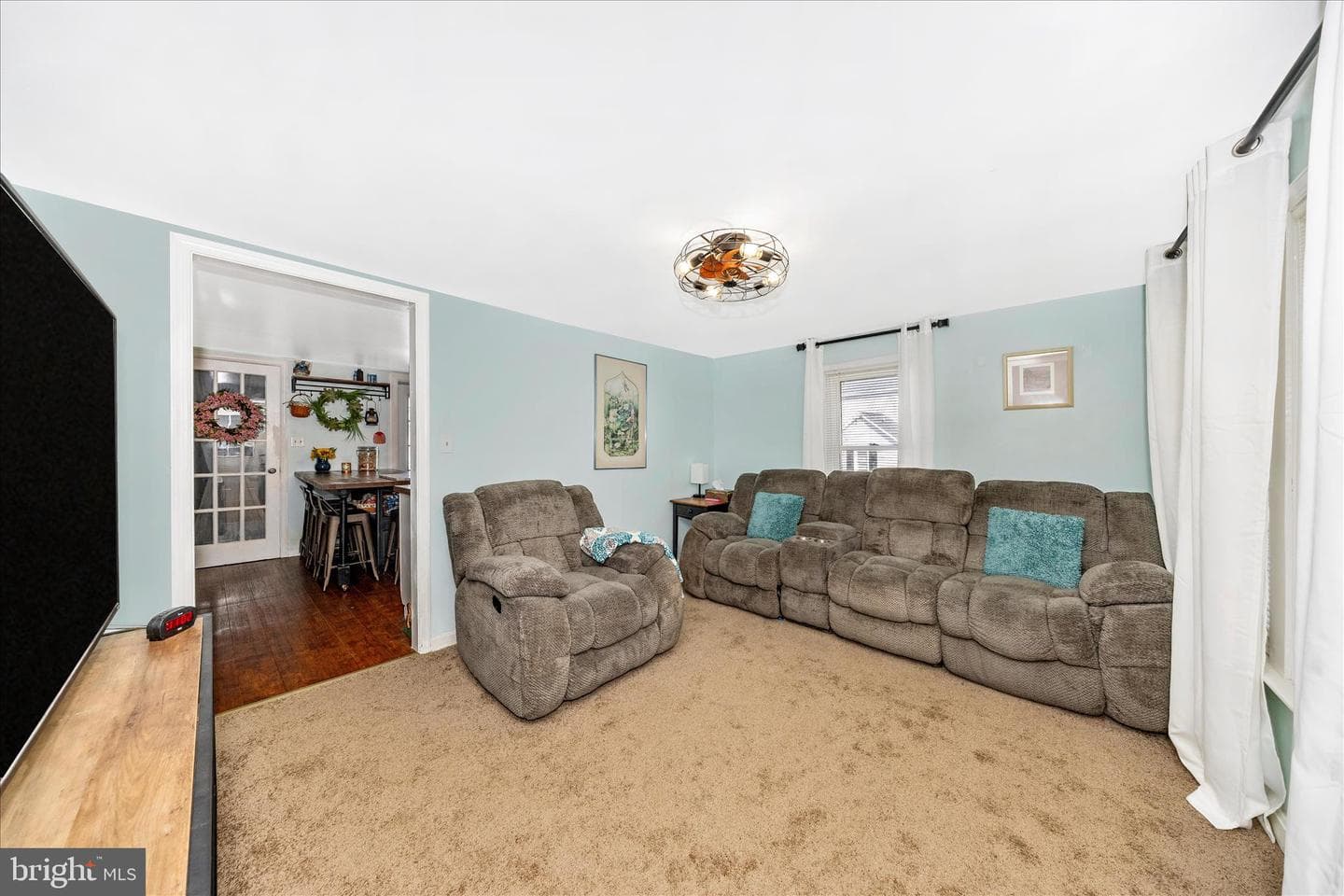 5618 Bartonsville Road photo 3