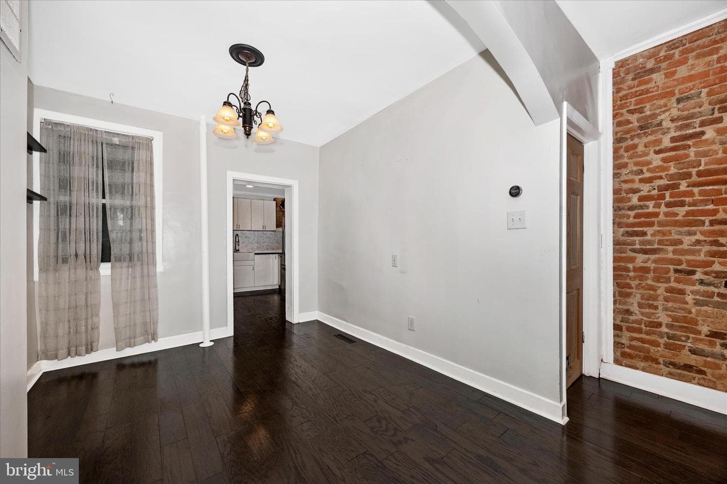 467 W South Street photo 11