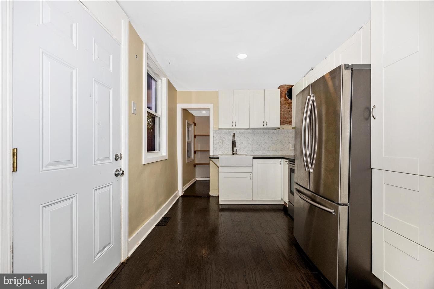 467 W South Street photo 13