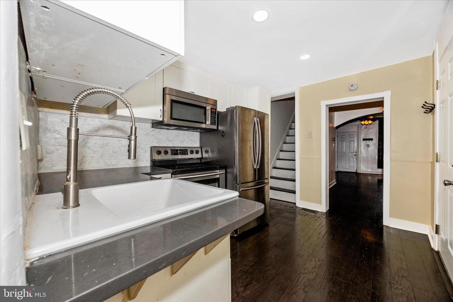 467 W South Street photo 15
