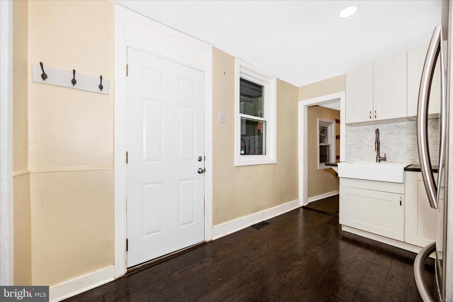 467 W South Street photo 17