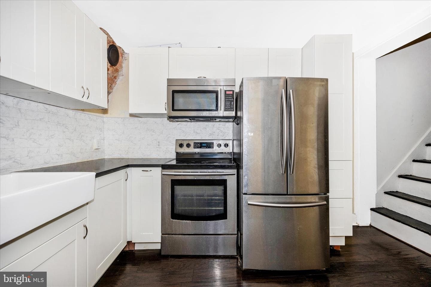 467 W South Street photo 18