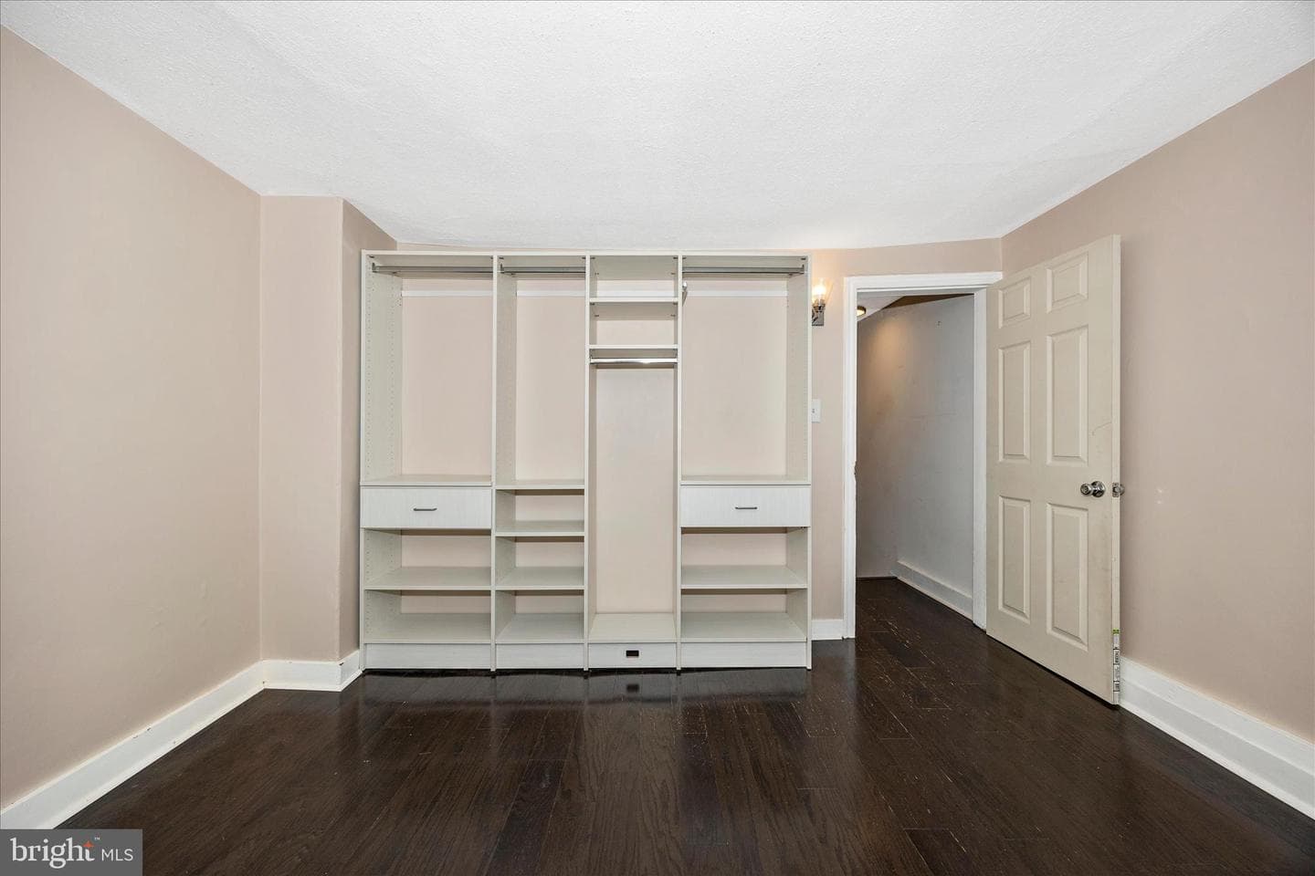 467 W South Street photo 27