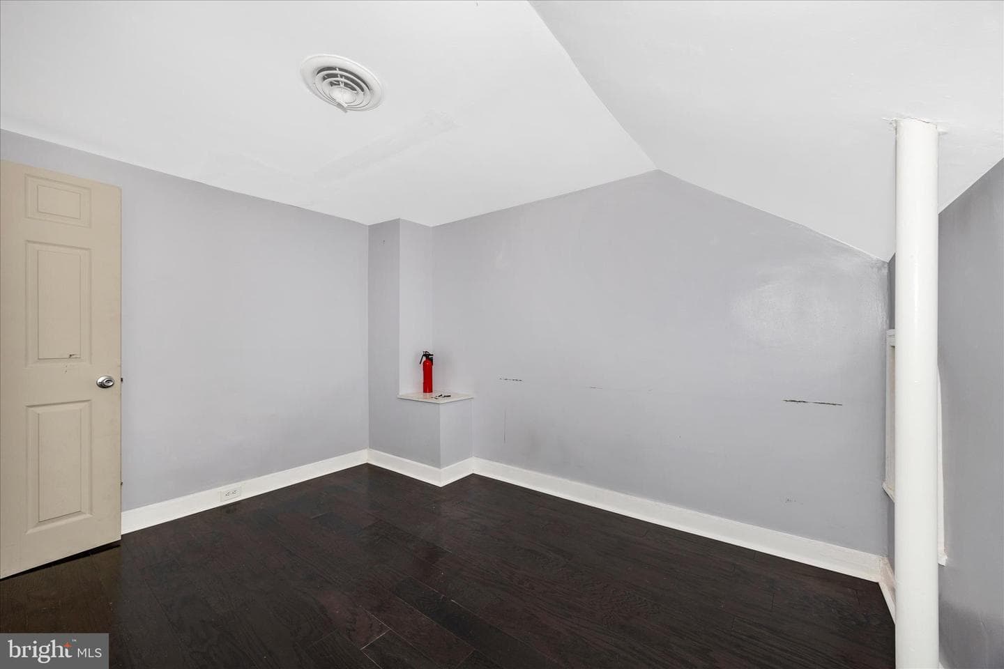 467 W South Street photo 31