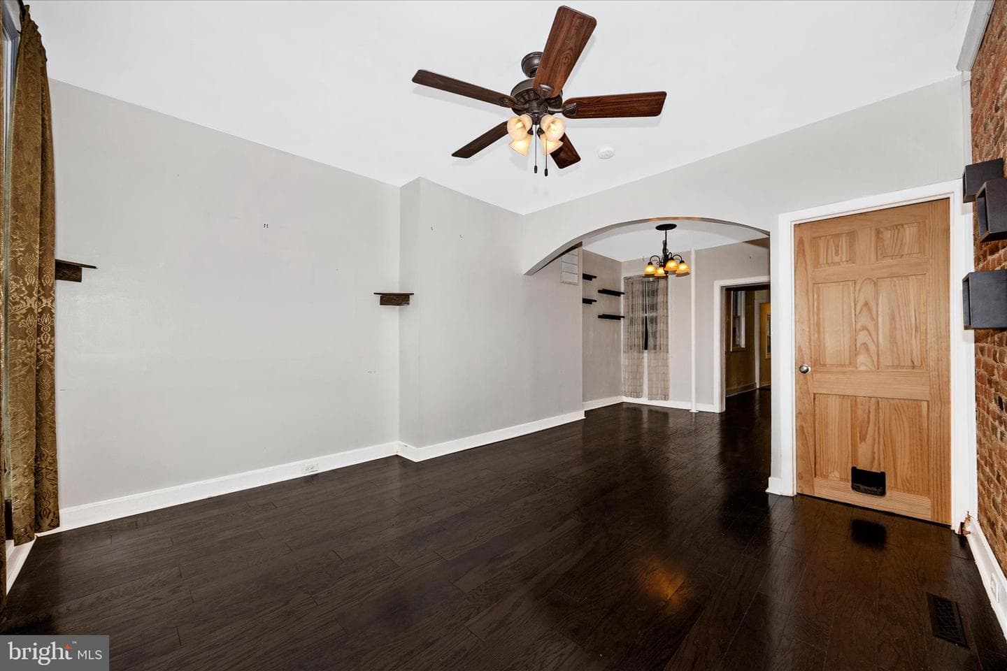 467 W South Street photo 6