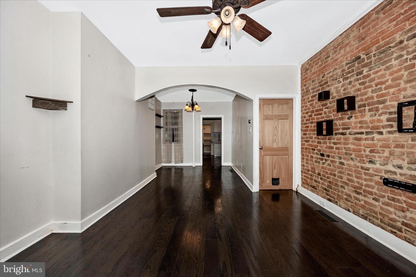 467 W South Street photo 7