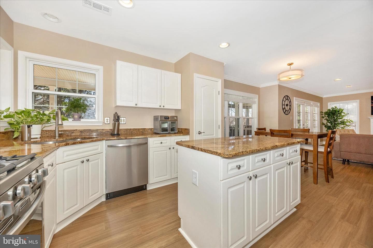 6306 Hawkins Court N photo 8