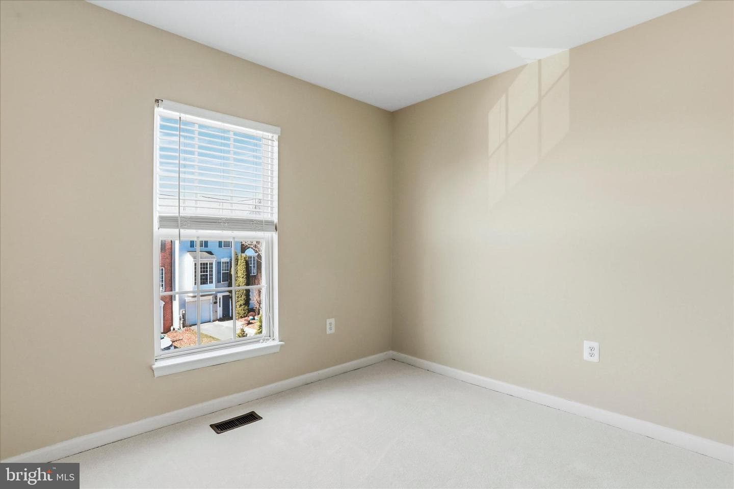 2544 Emerson Drive photo 21