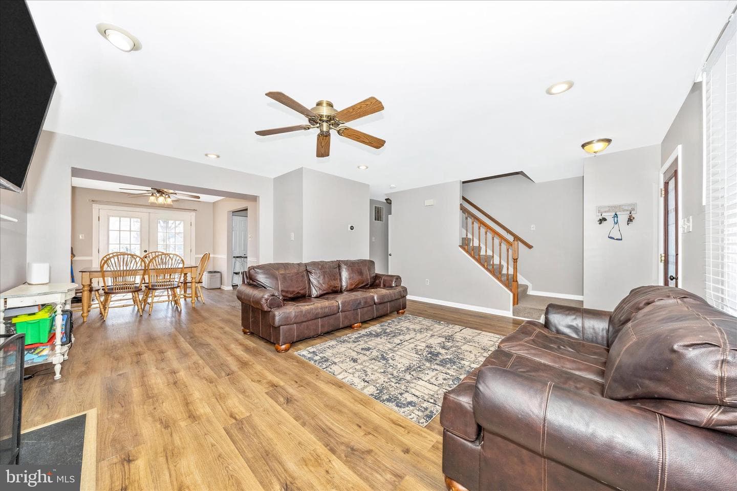 10747 Edgewood Court photo 4