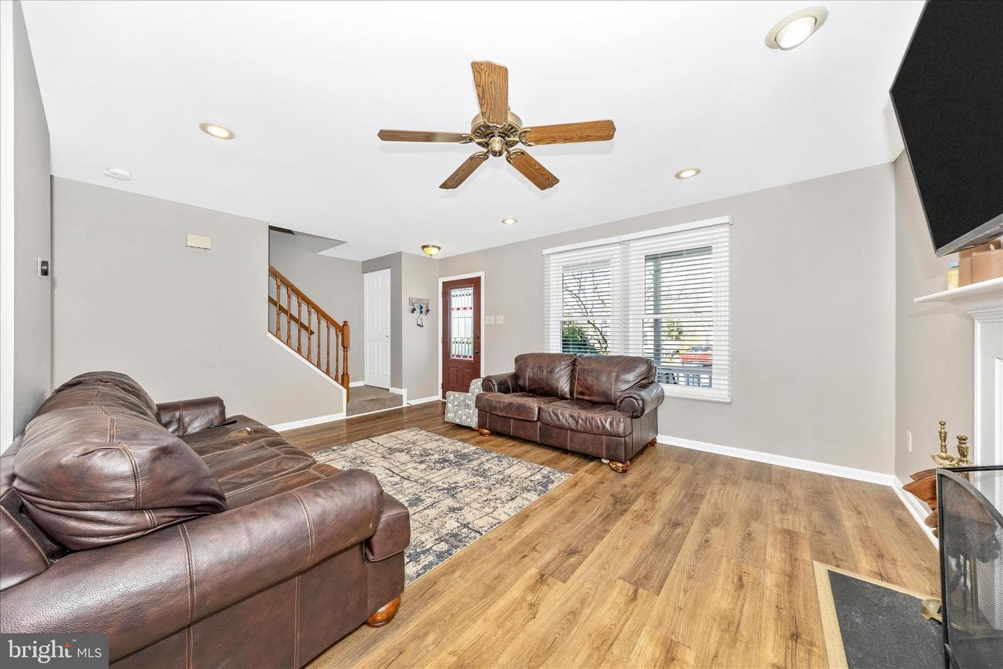 10747 Edgewood Court photo 5