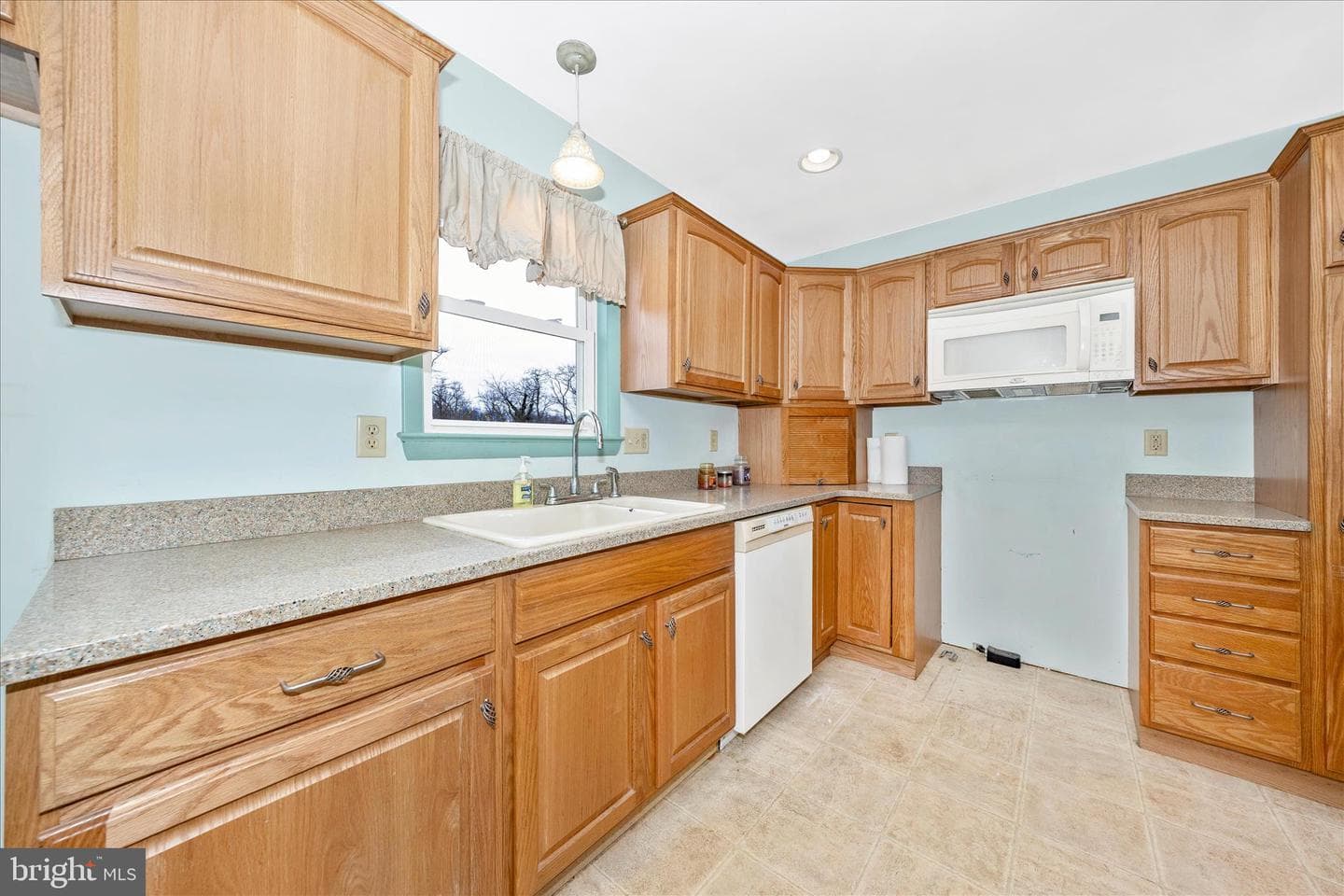 411 9th Avenue photo 21