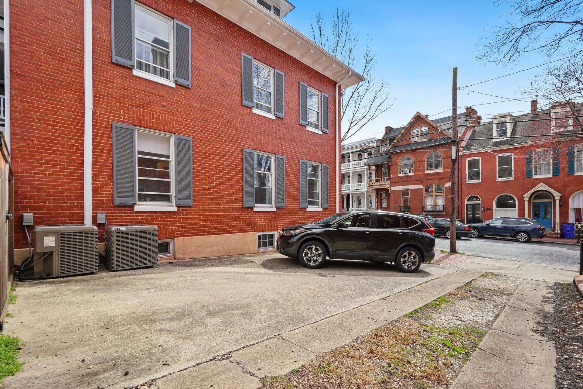 121 W Church Street photo 70