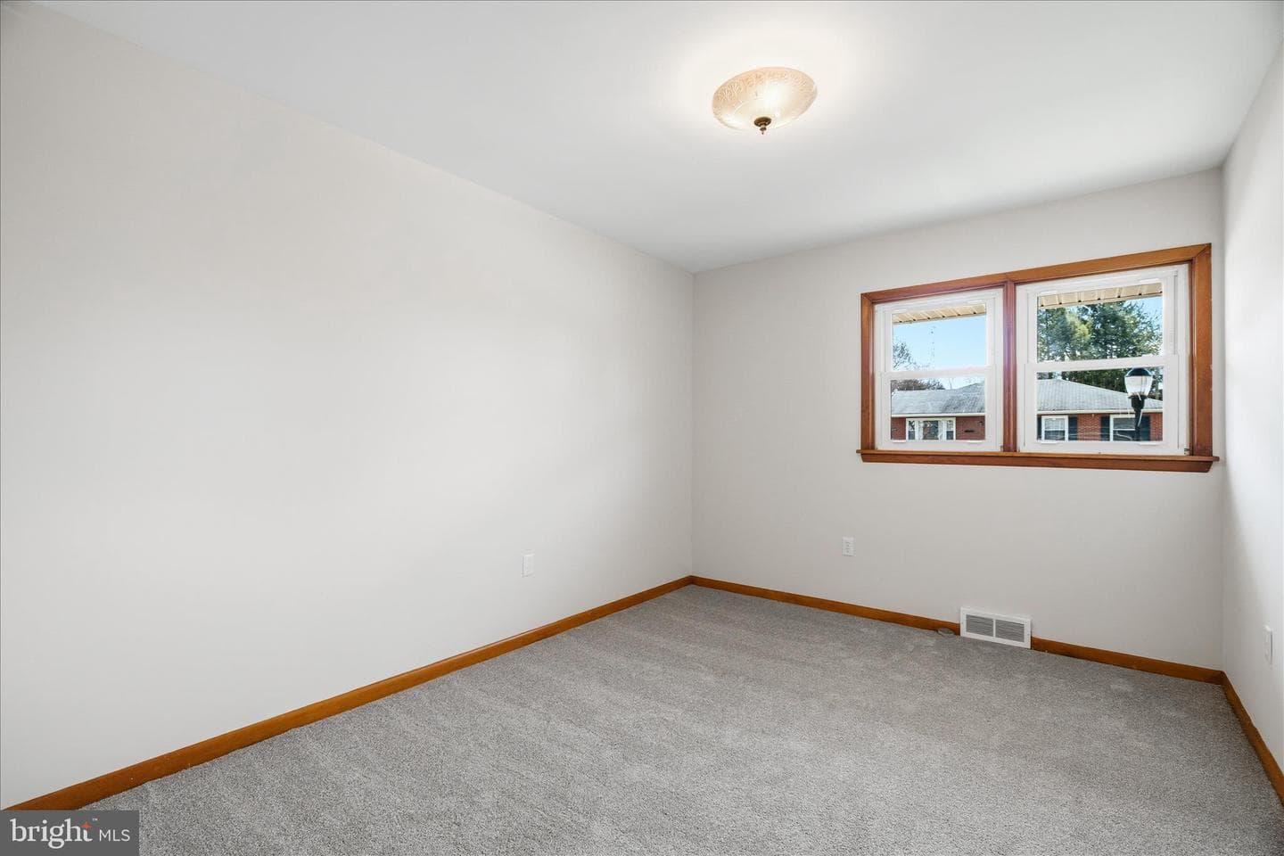 615 Taney Avenue photo 23