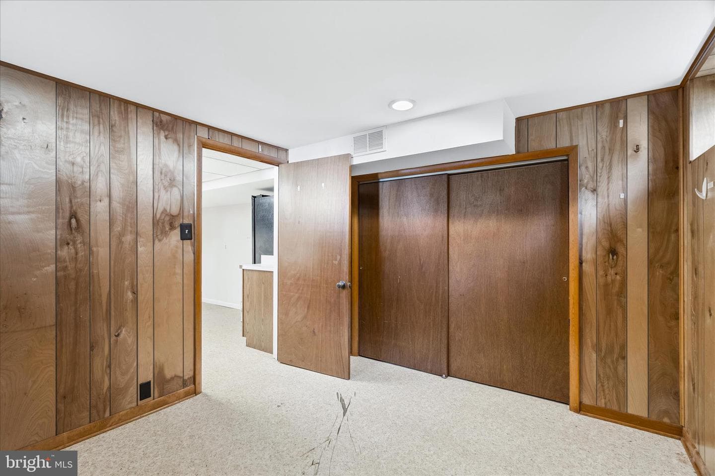 615 Taney Avenue photo 35