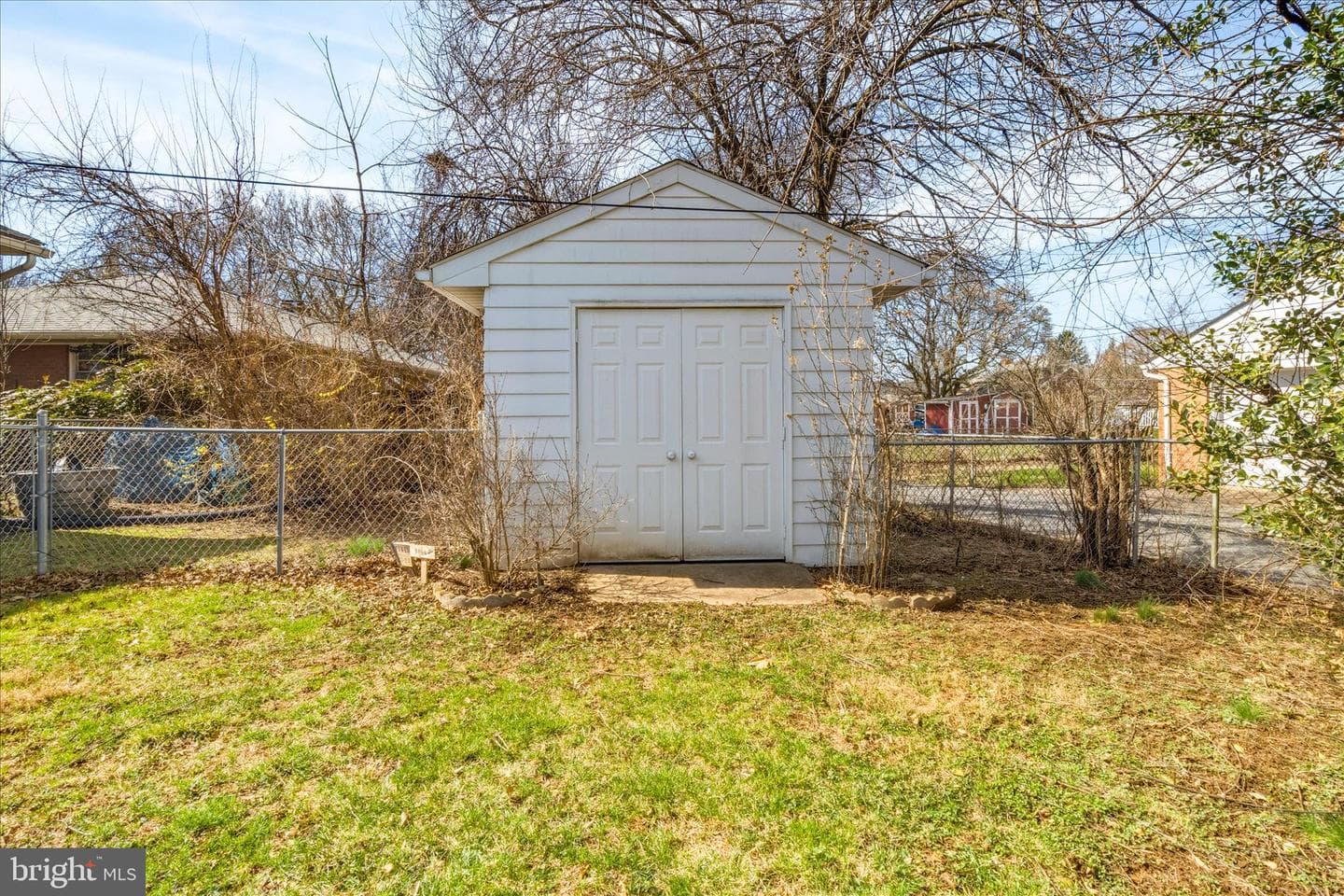 615 Taney Avenue photo 40