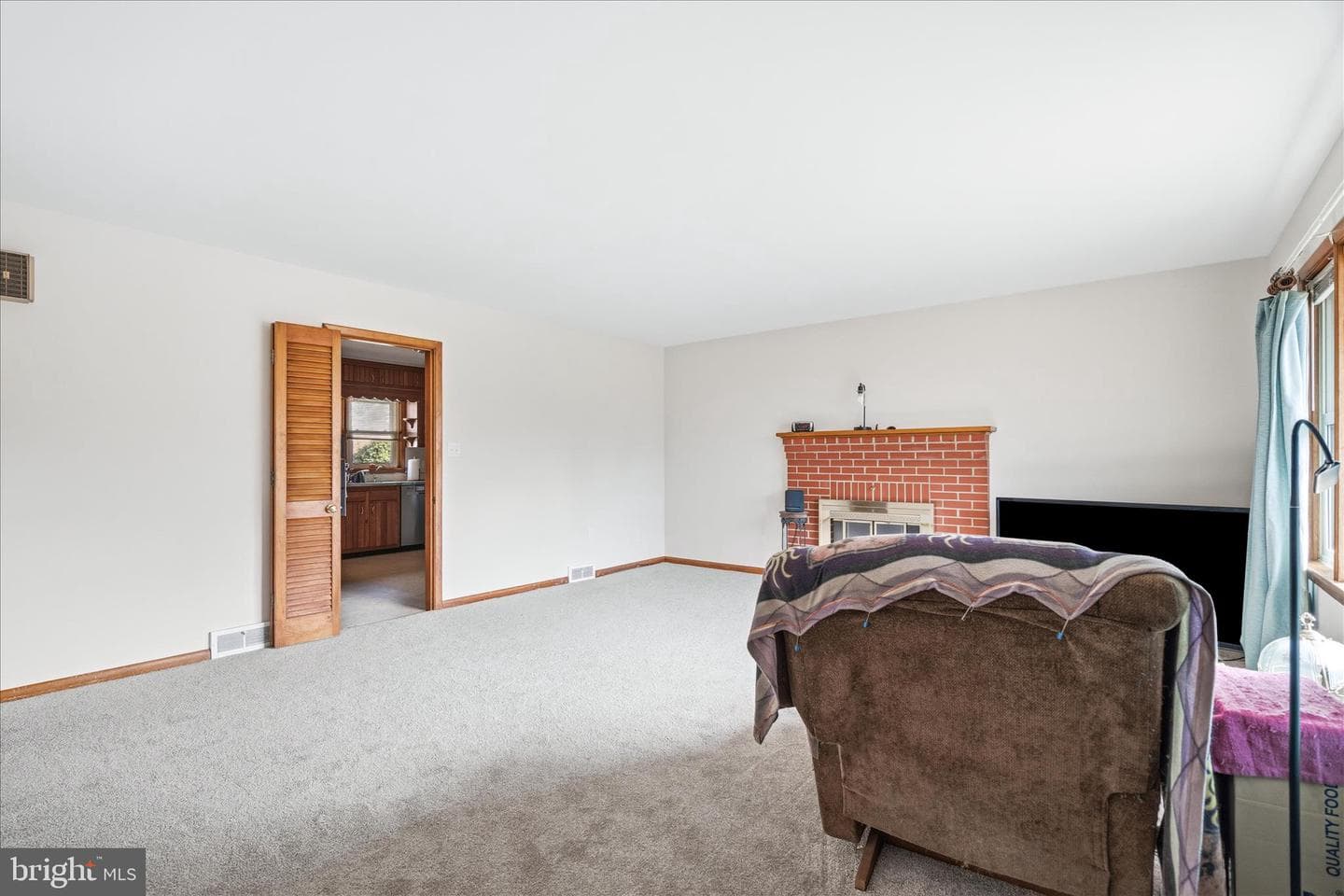 615 Taney Avenue photo 5