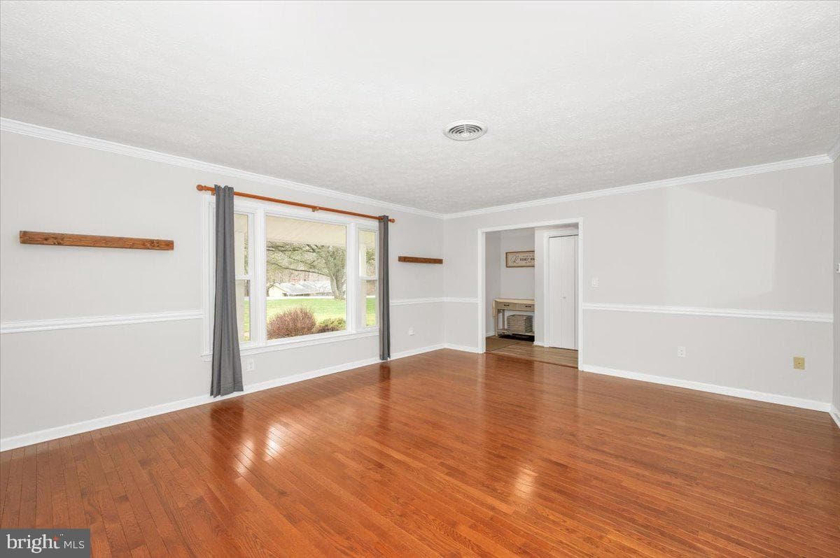 4984 Linganore View Drive photo 5