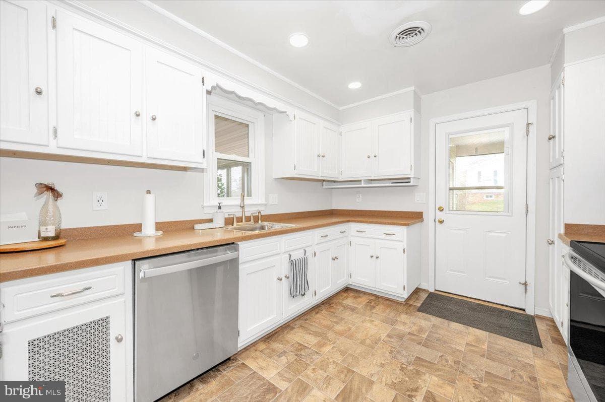 4984 Linganore View Drive photo 9