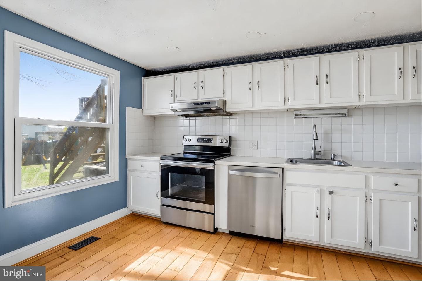 142 Melrose Court photo 4