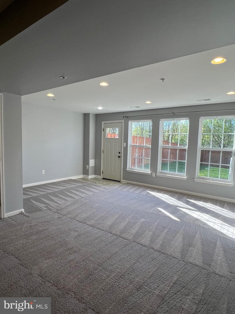 131 Fiona Way photo 33