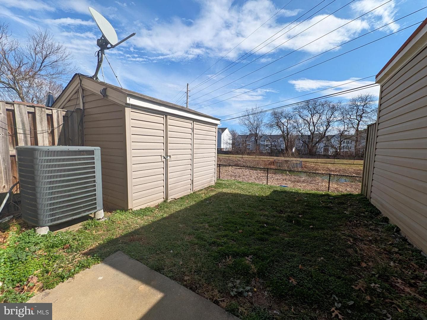 526 Essex Place photo 4