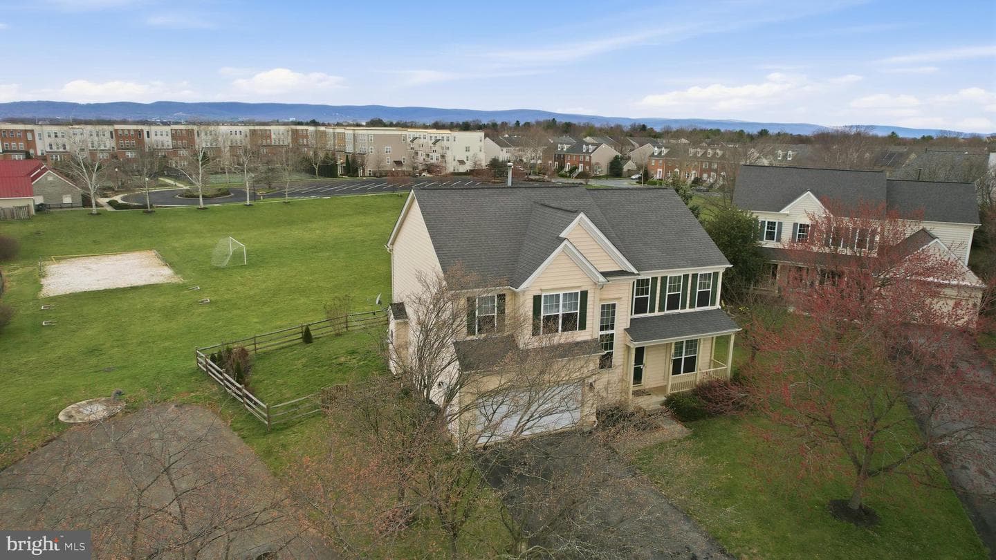 1707 Dearbought Court photo 11