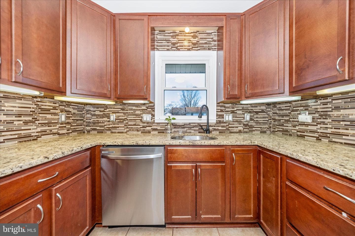 1606 Wise Road photo 16