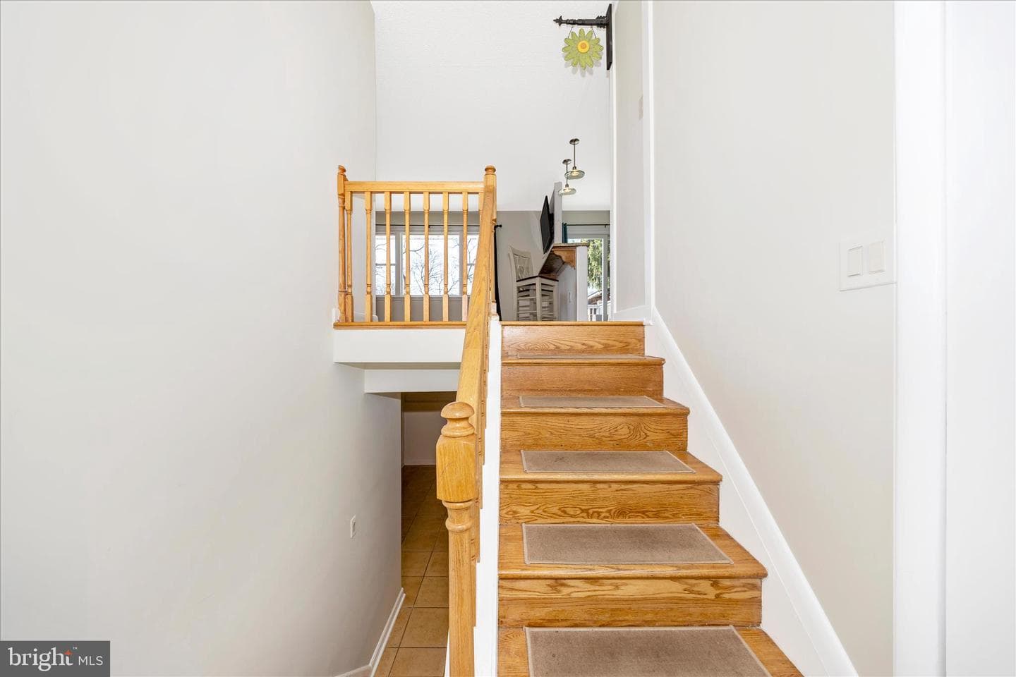 1606 Wise Road photo 3