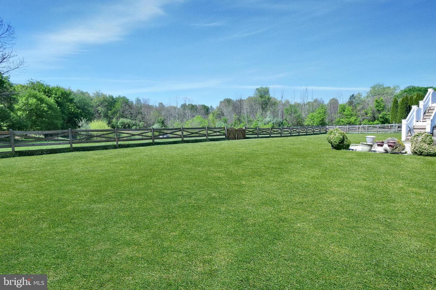 3947 Sweet Briar Court photo 2