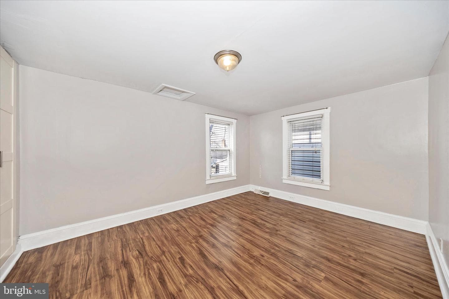 202 Maple Avenue photo 18
