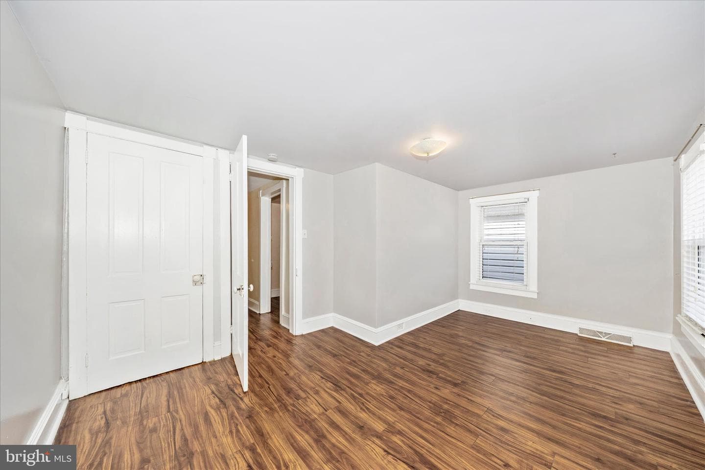 202 Maple Avenue photo 26