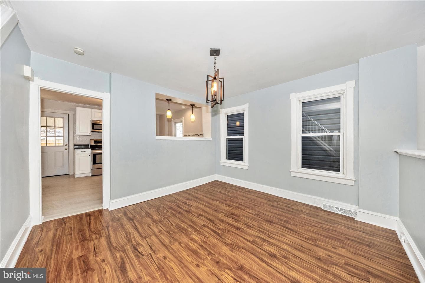 202 Maple Avenue photo 3