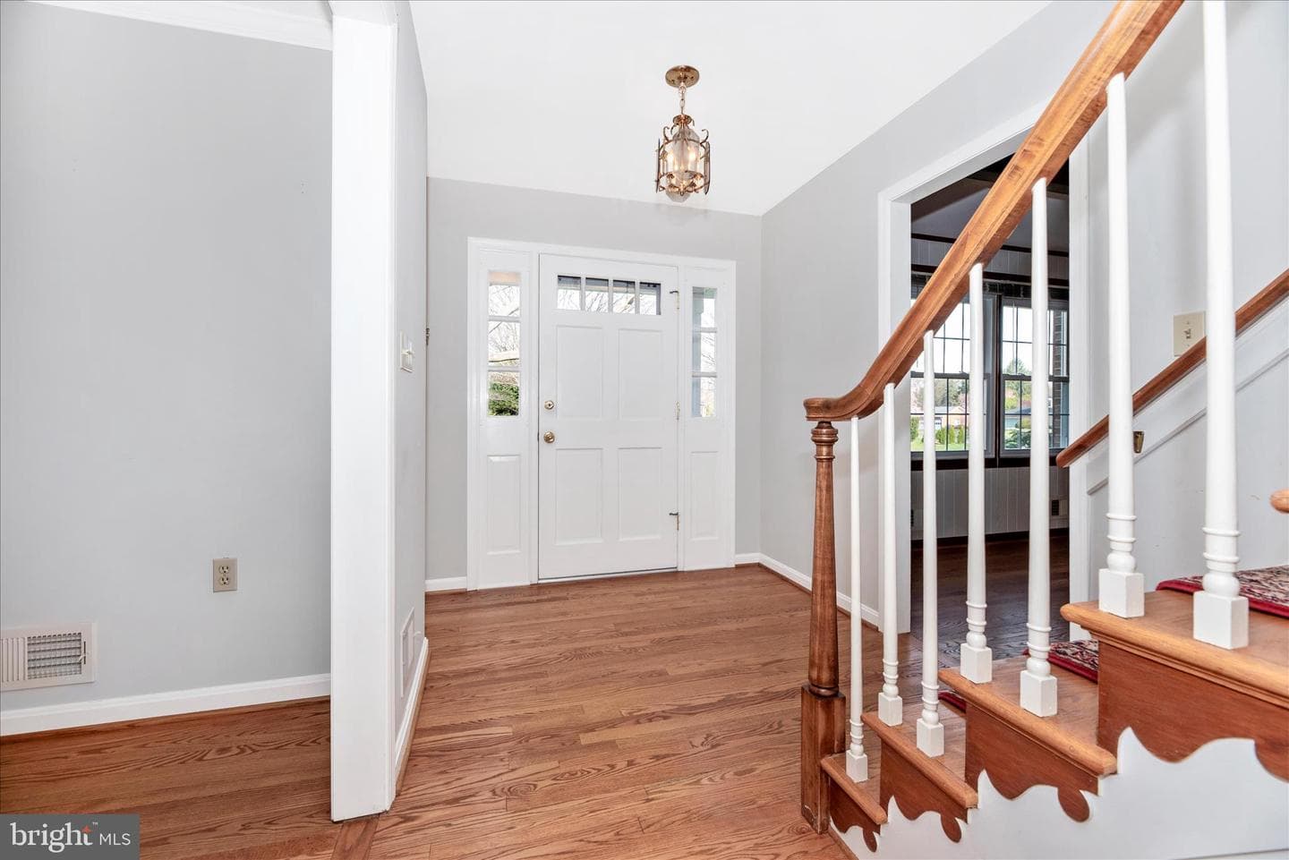 8234 Glendale Drive photo 9