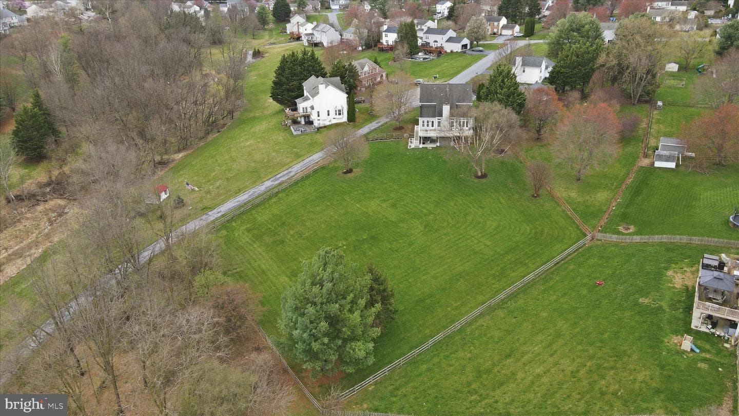 4908 Shelburne Court photo 3
