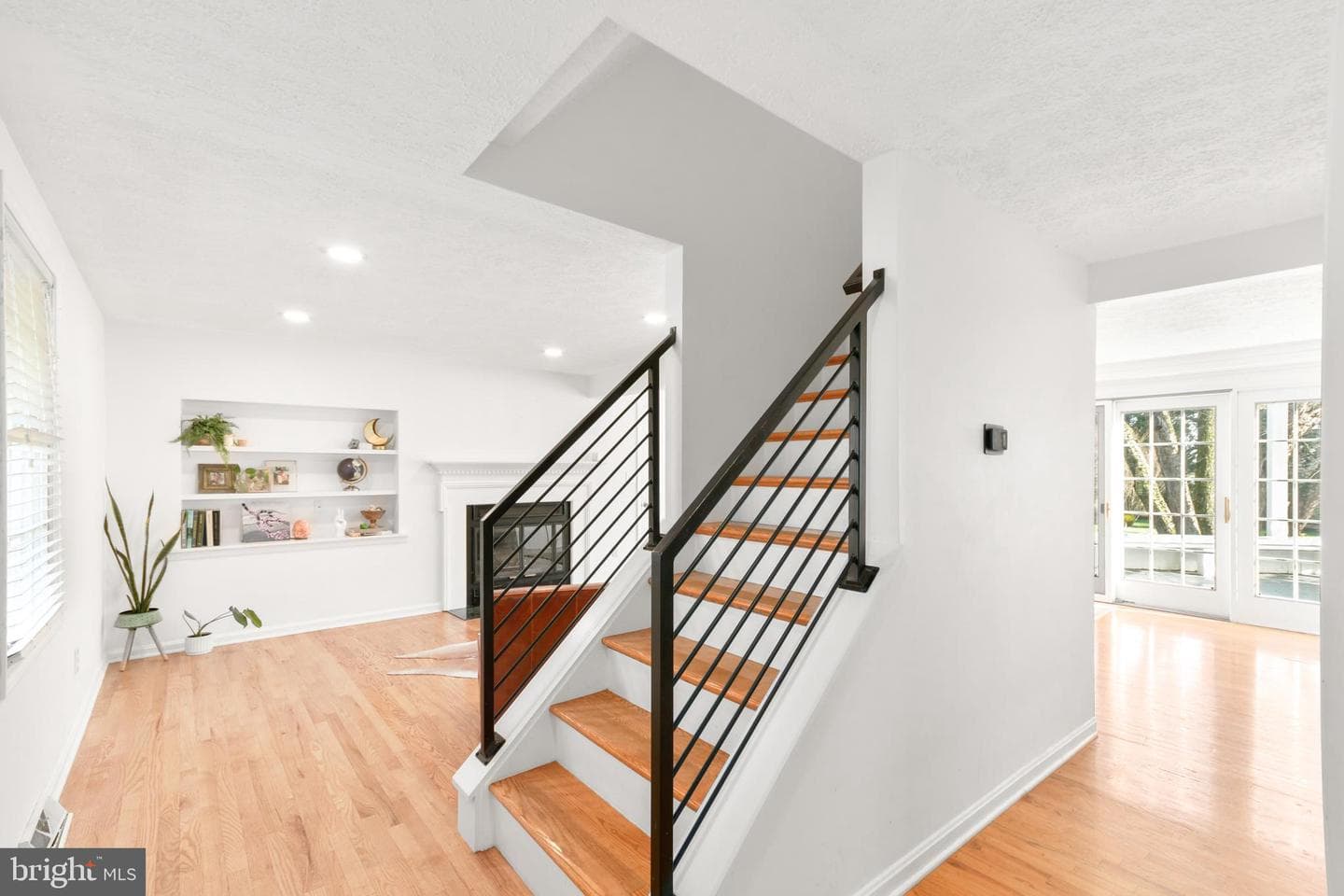 5833 Woodwinds Circle photo 4
