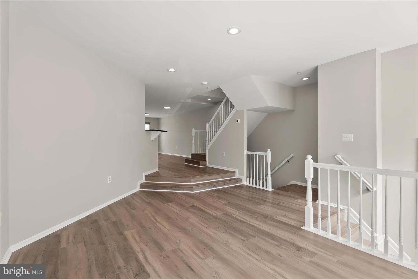 2631 Cameron Way photo 12